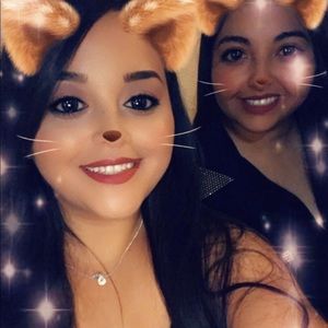 Meet your Posher, Cecilia